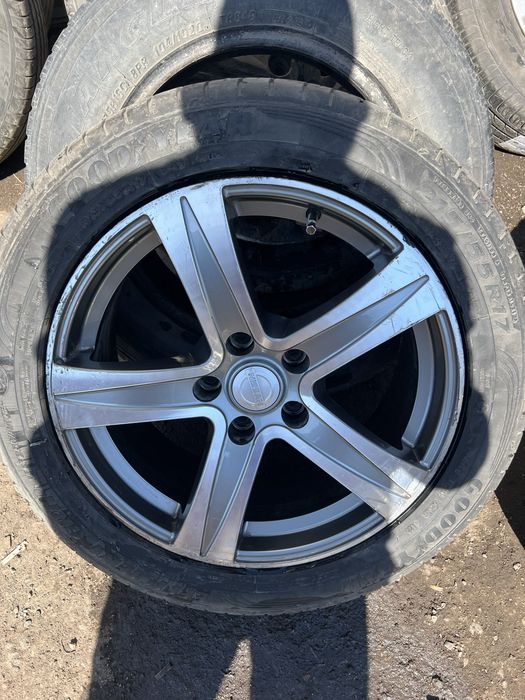 Продается шина вместе с дисками комплекте