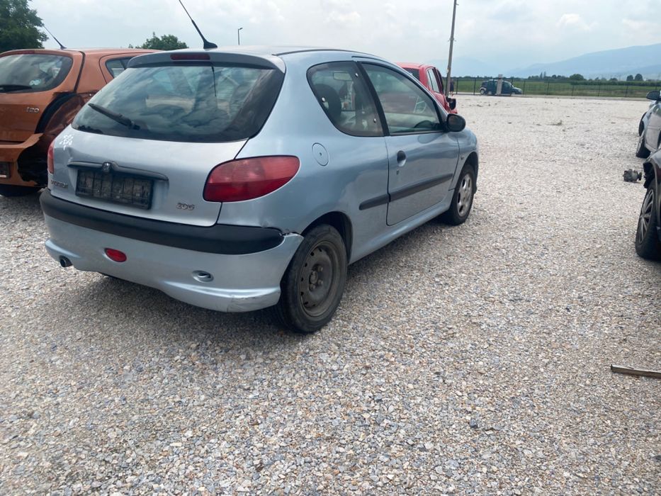 Пежо 206 1.4 бензин на части