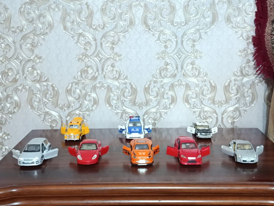 Металлические машины 8шт.