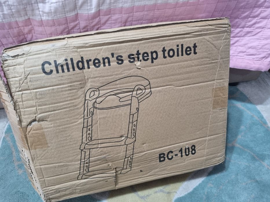 Детское сиденье на унитаз