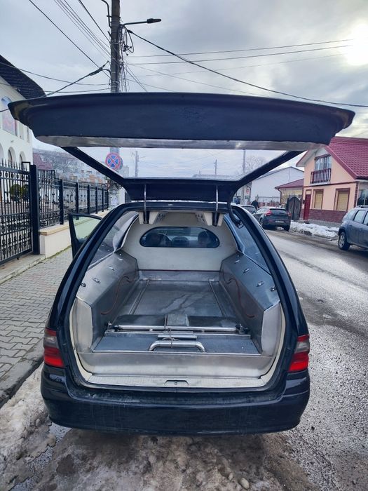 Mașina funerara mortuară  Mercedes w211