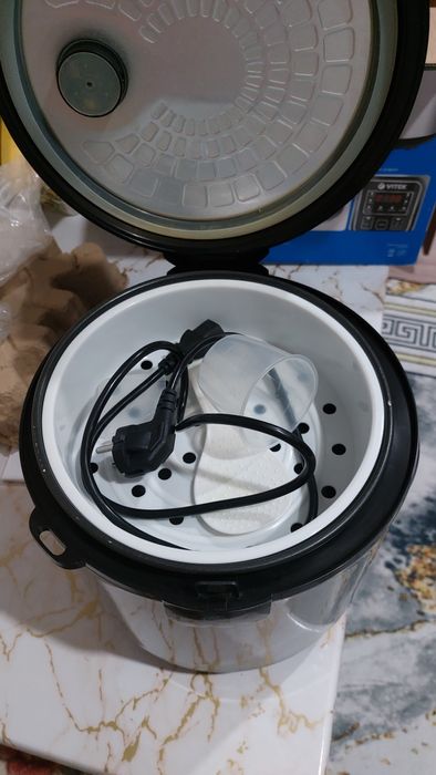 Продам мультиварку.