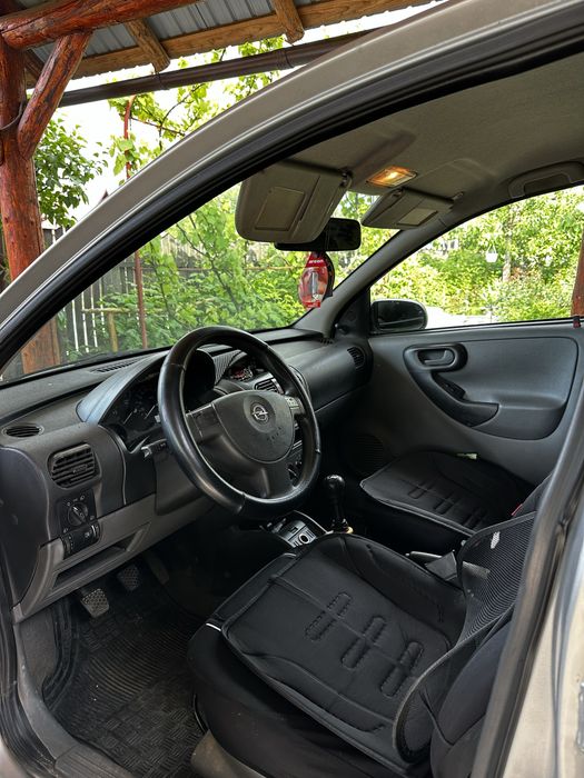 Opel Corsa C 2001 benzina