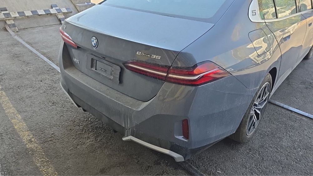 BMW I5 35L 2024 yil full dop opsiya