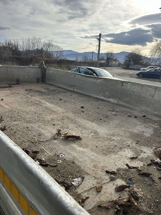 Vând camionetă basculabilă