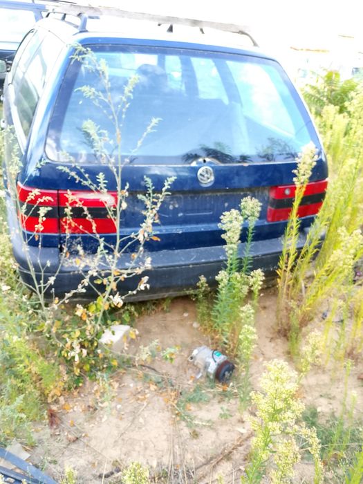 Продава се на части Volkswagen Pasat B3 1.8 бензин