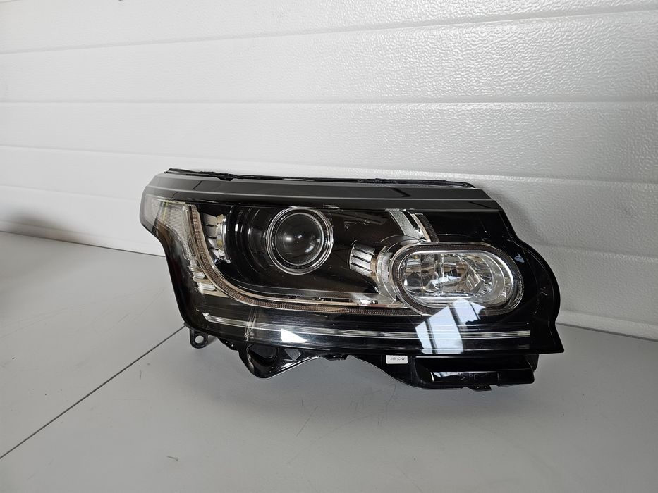 Far dreapta Land Rover Range Rover Vogue