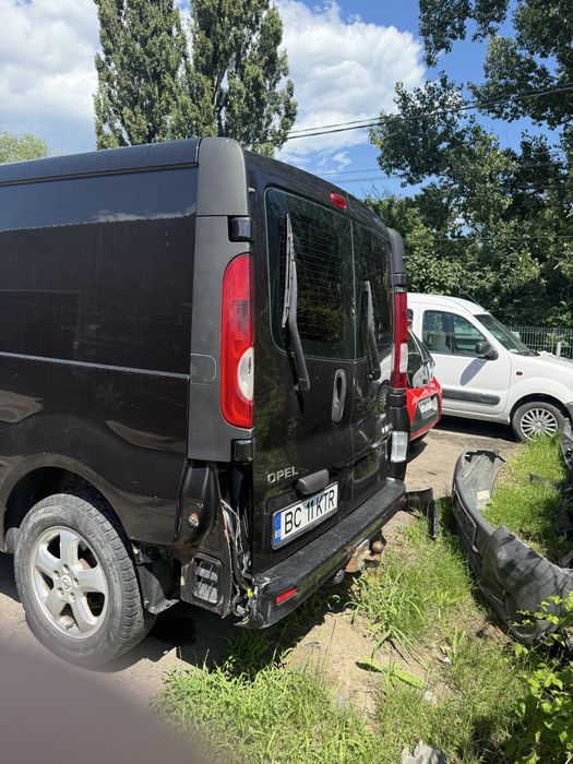 Opel Vivaro 2900 avariat