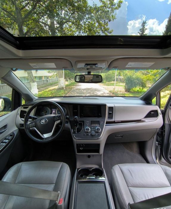 Продам минивэн Toyota Sienna XLE