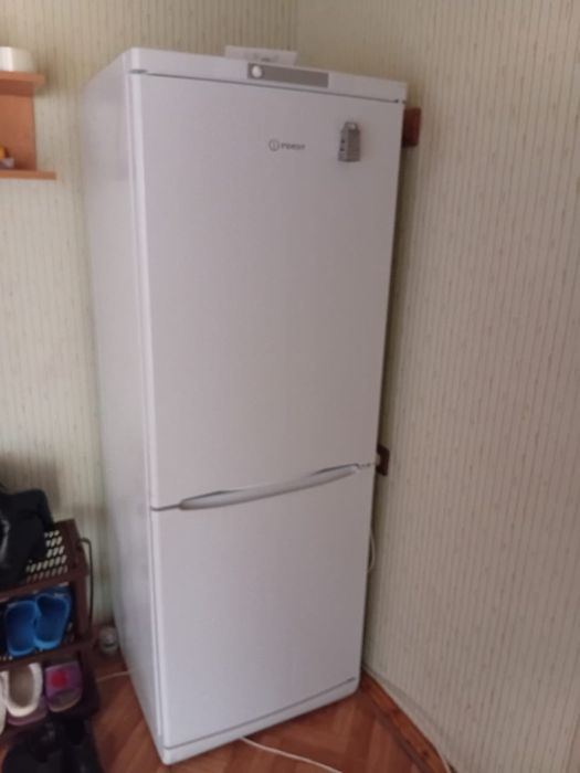 Продаю Холодильник