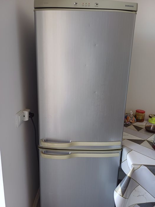 Продам холодильник Самсунг