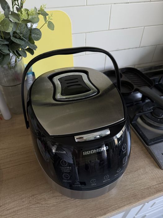Мультиварка Redmond