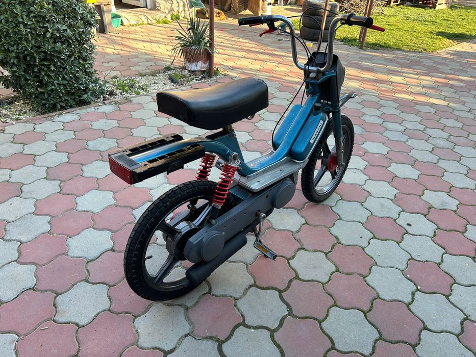 Moped Piaggio Bravo 49cc model sport
