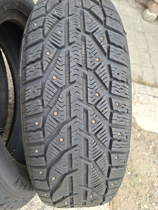 Продам шины. 215/55/17  Тигар