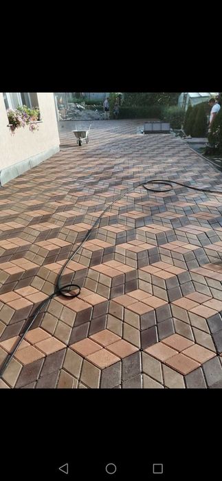 Echipa de montaj pavele bordura Rigola