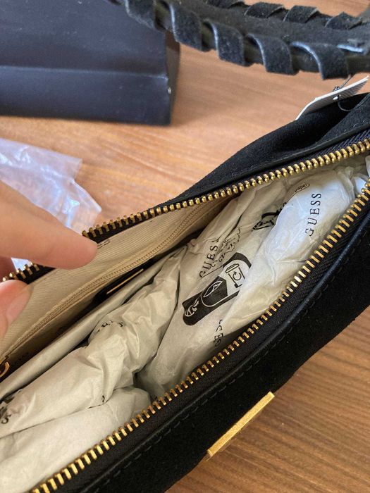 Сумка Guess Amita Hobo
