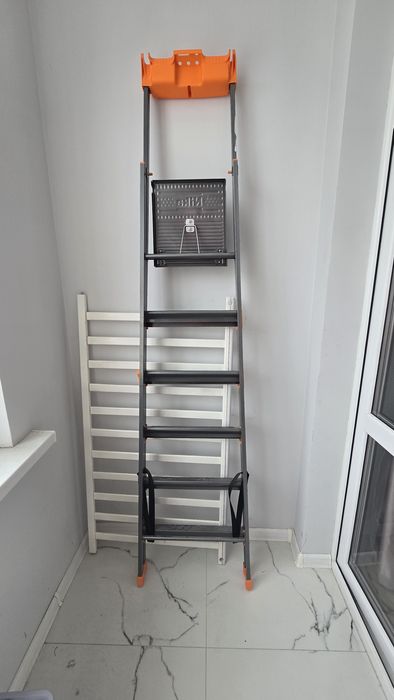 Продаётся стремянка