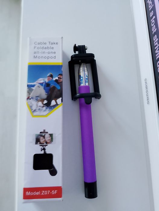 Vând monopod selfie stick wireless,nou nouț la cutie.