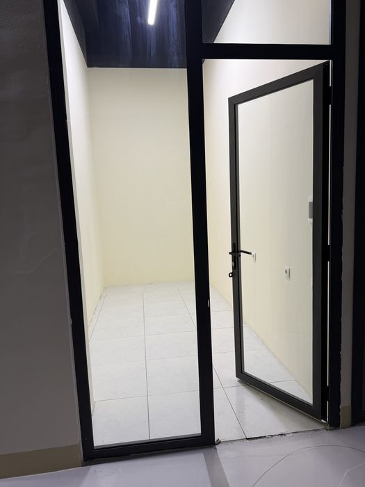 Офис ва Склад арзон Арендага 9 кв  Хамма толови ичида