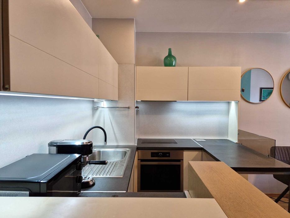 Кухня с уреди за вграждане