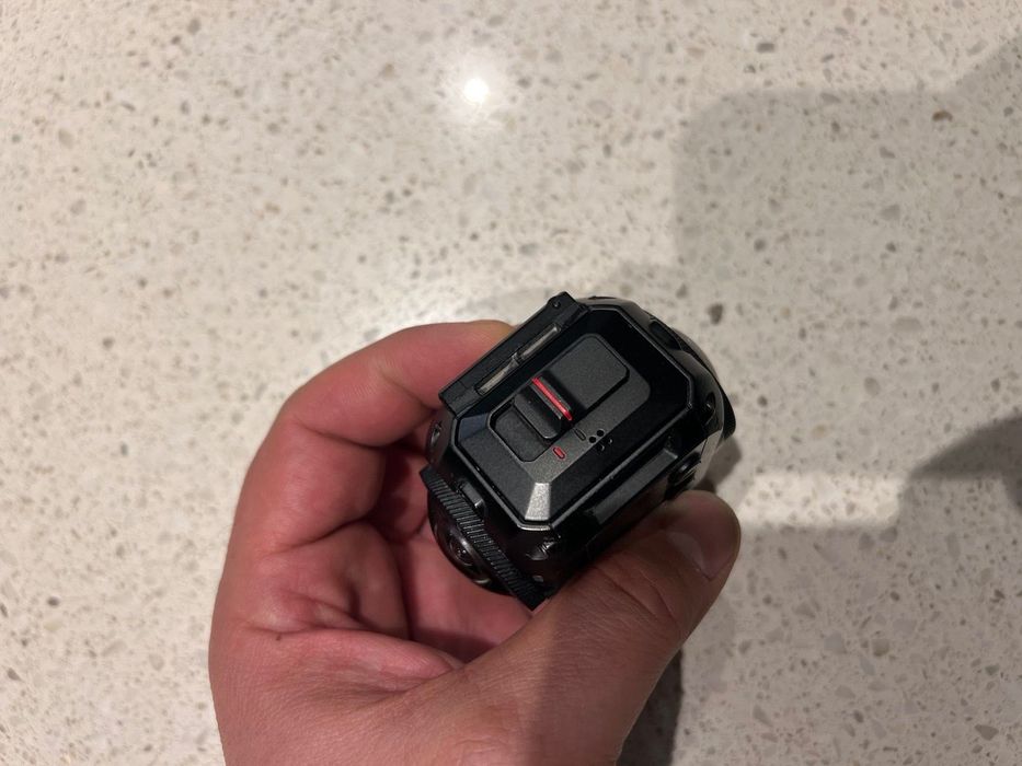 Garmin Virb 360 , водоустойчива с титаниев корпус