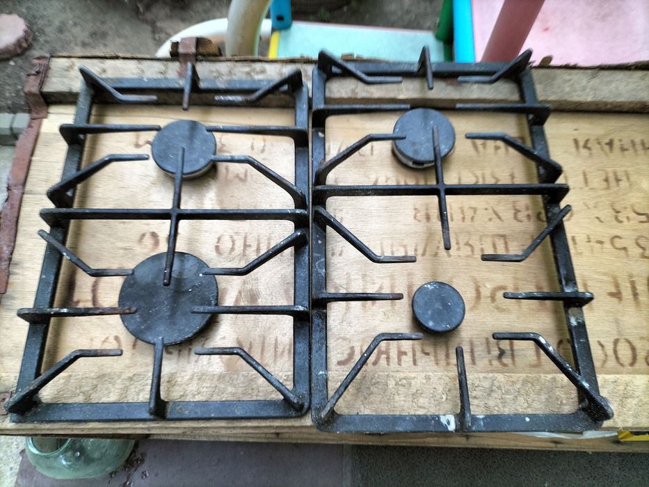 Продам чугунная решетка, конфорки от газовый плитки.