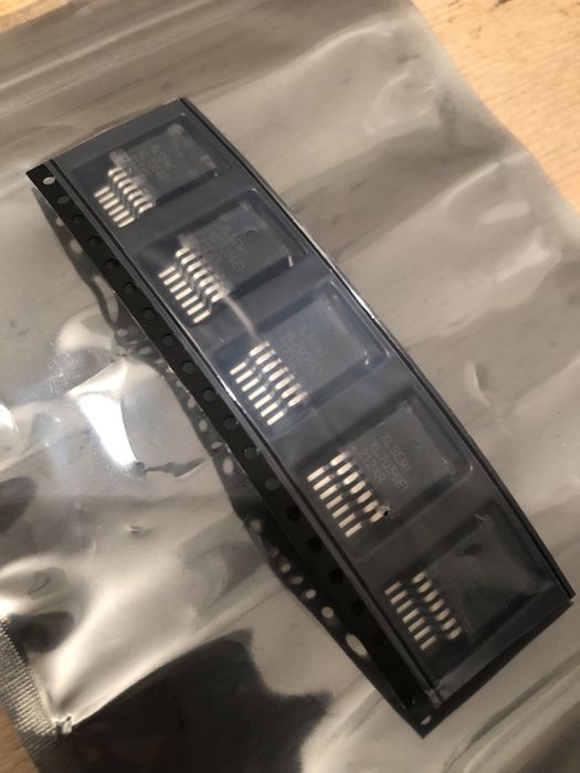 стабилизатор напряжения XL7056E1