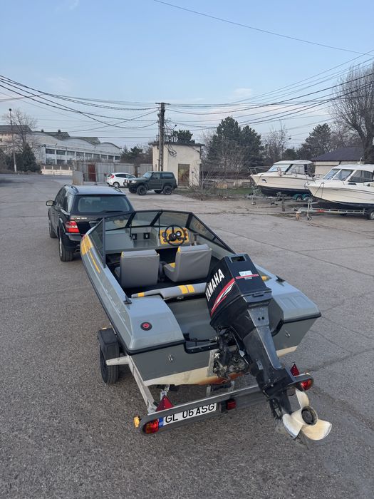 Barca de vanzare