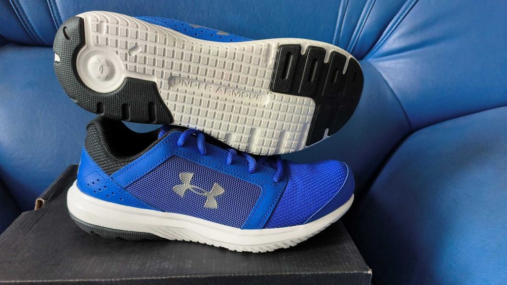 Under Armour - NOU - 150 lei - 38