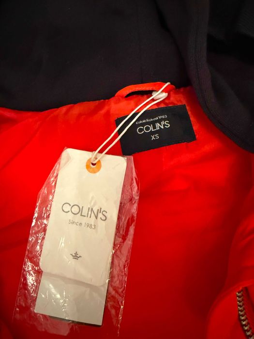 Vesta geaca dama COLIN'S rosie XS, noua cu eticheta, matlasata, pufoasa, cu gluga neagra, fermoar metalic, buzunare, fara maneci iarna casual moderna.