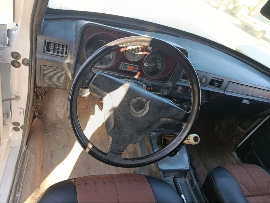 Pikap sotiladi 1985 yil