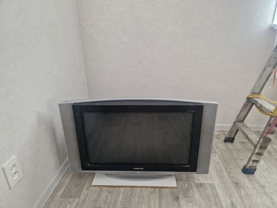 Продам телевизор