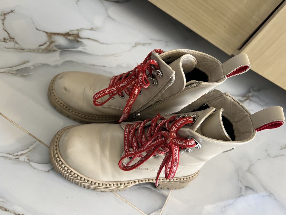 Вся обувь по 2000  дешовке продам