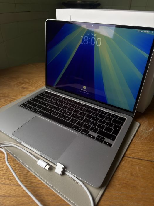 MACBOOK M4/256gb 100%