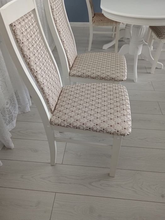 Продам стол и стулья 6шт