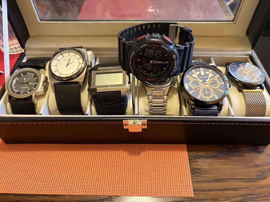 Продавам 7 часовника комплект