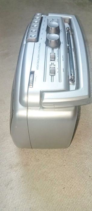 Radiocasetofon Akai vechi