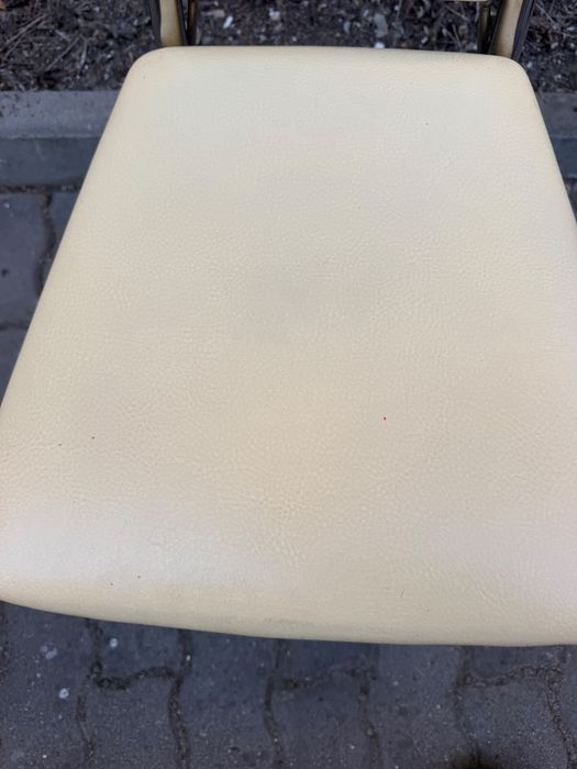 Vand 6 scaune de bucatarie