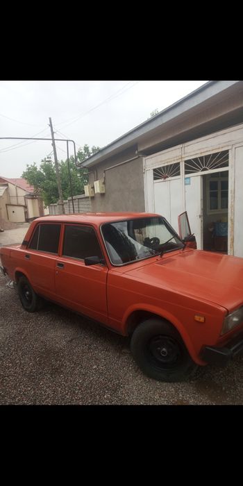 Jiguli 2105 sotiladi srochna