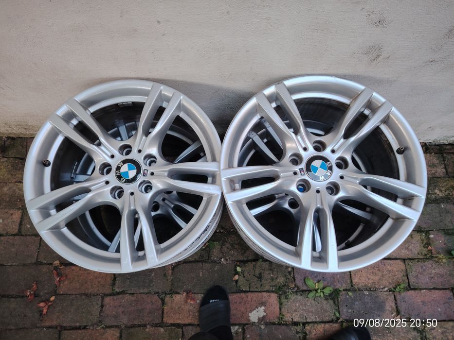 Vând jante BMW 400M R18
