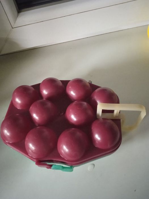 Продам футляры для яиц 3500,очень удобные