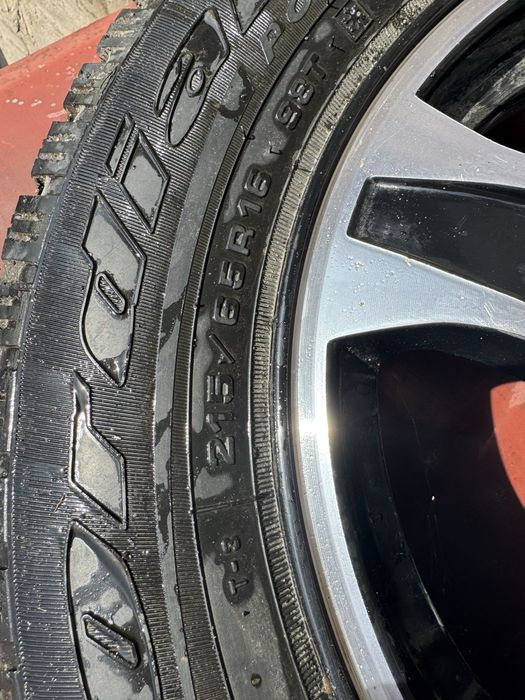 Продам резину с титановыми дисками
