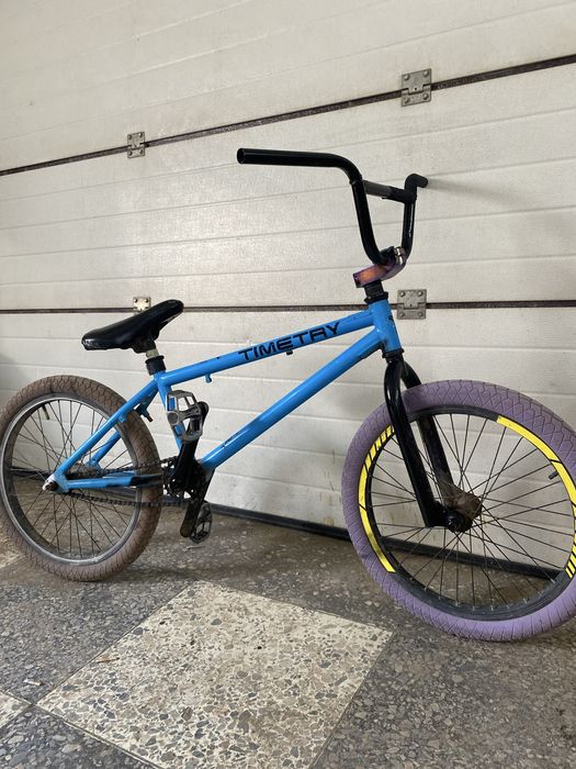 велосипед BMX в нормальном состояние