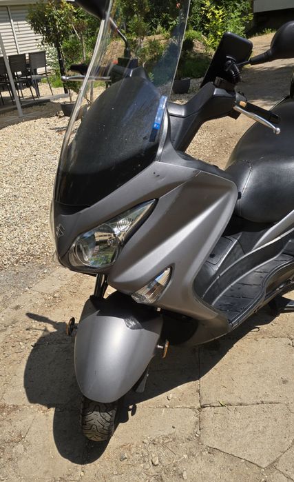 Скутер Suzuki BURGMAN 200.