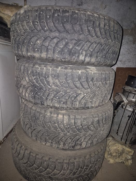 Продам зимнюю резину BRIDGESTONE