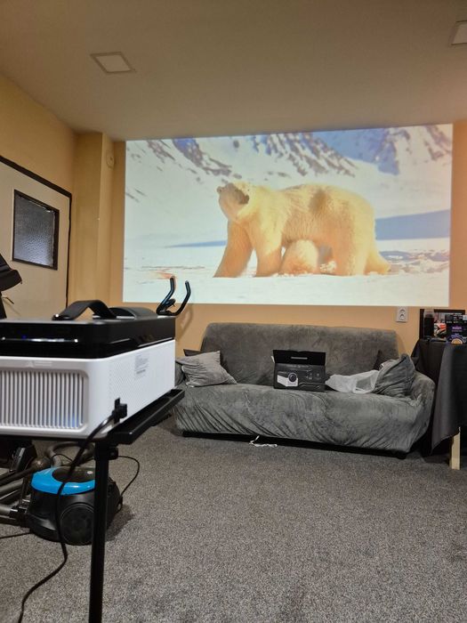 видео проектор с wifi и андройд 11.Супер резулюция ,само за 180 лева.