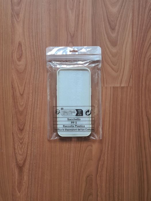 Huse  14 Pro Max   -  Noi