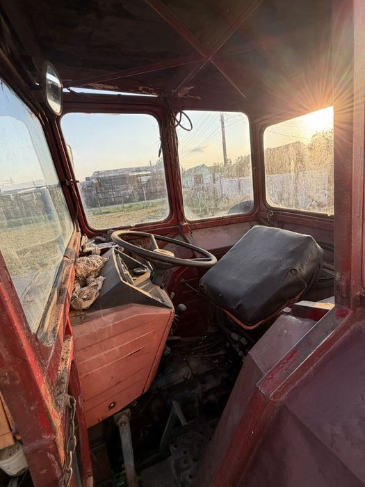 Vand tractor UTB 445