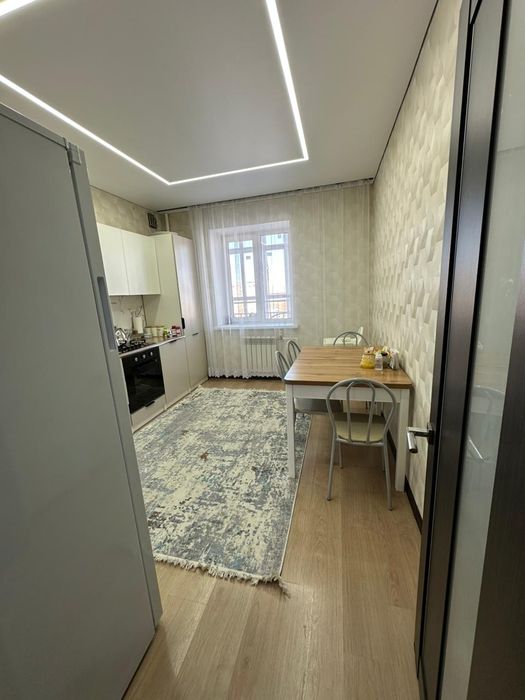 Продам квартиру в 10мкрн 25 доме