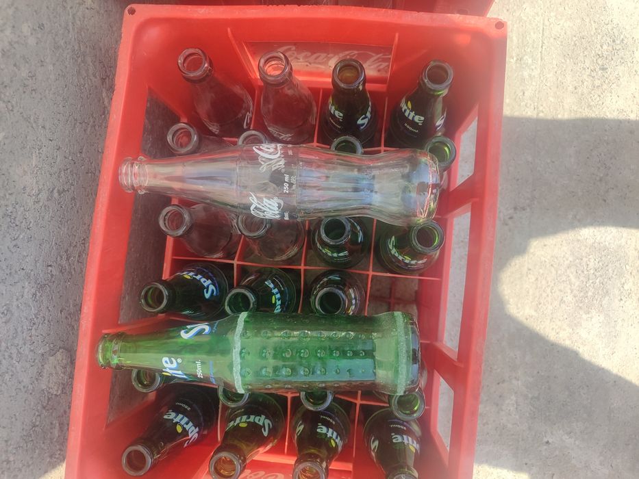 Продается 4 тары бутылок колы и спрайта/4 tara kola va sprayt butilka